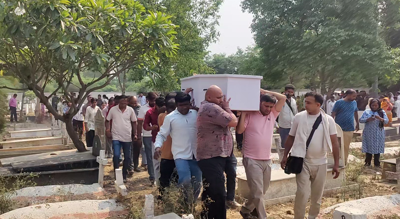 Narmada Cruise Tragedy: 3 Family Members Die, Funeral Held in Dwarka 